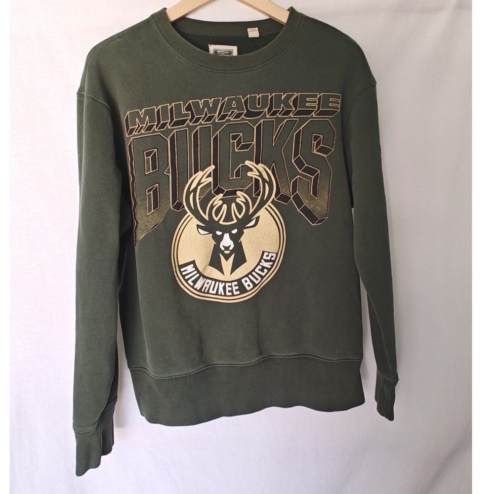 Tailgate Milwaukee Bucks Sweatshirt Size M Green NBA Graphic Crewneck Fleece